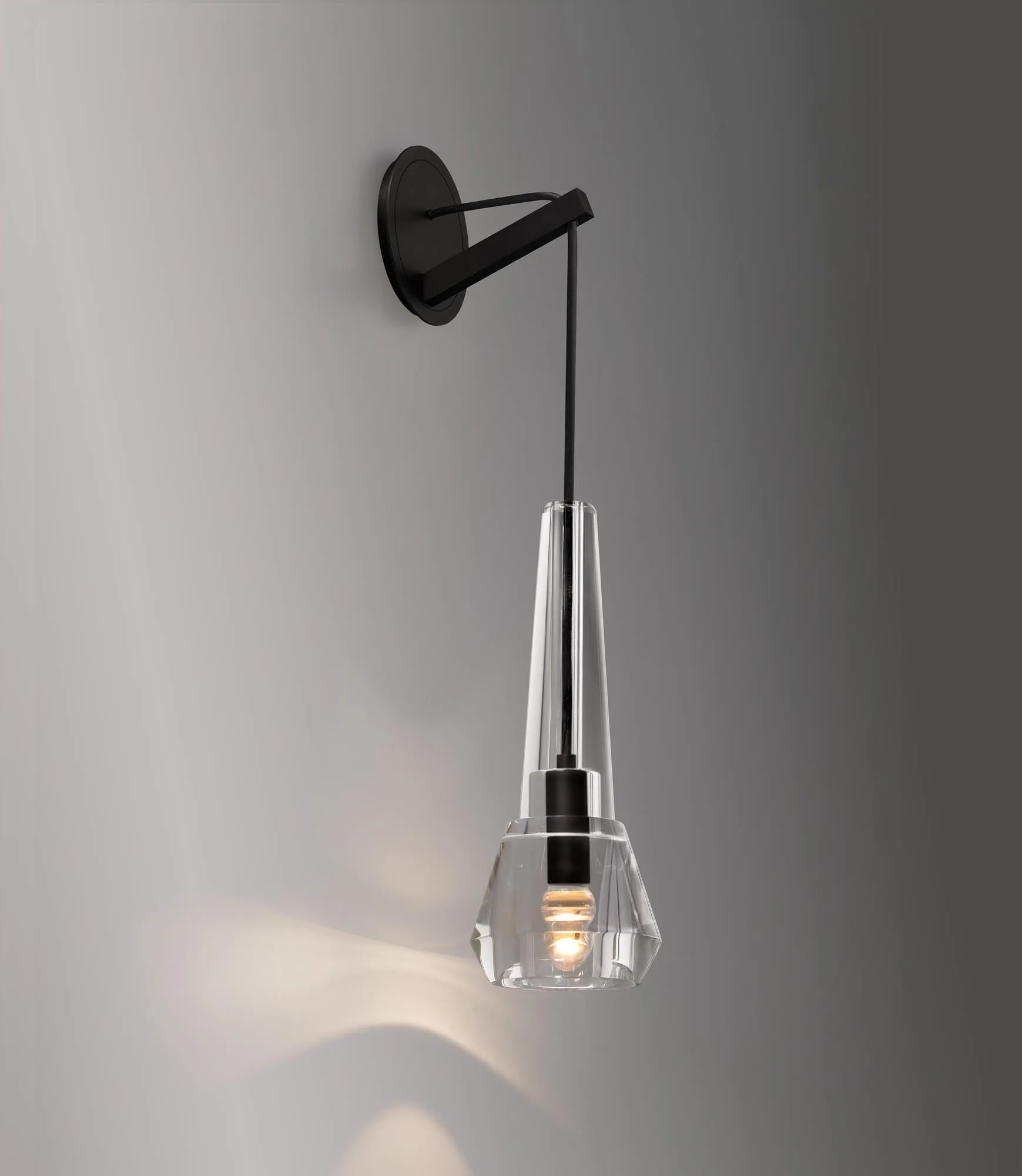

Fontenay Sconce Classic American Crystal Wall Lamp with Brass Lamp Holder Suitable for Living Room