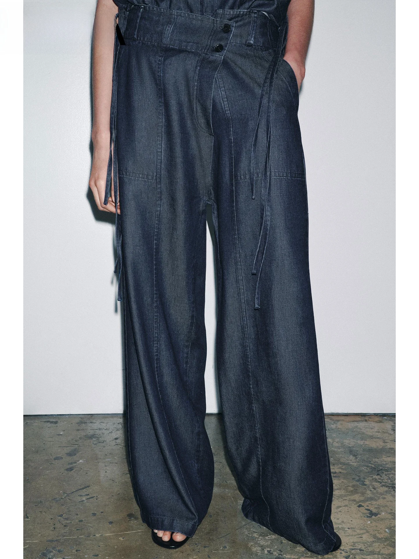 

ZAPRHA 2022, осенние модные универсальные повседневные джинсовые длинные брюки со средней талией и перекрестными ремешками, женские свободные брюки с эластичной резинкой на талии