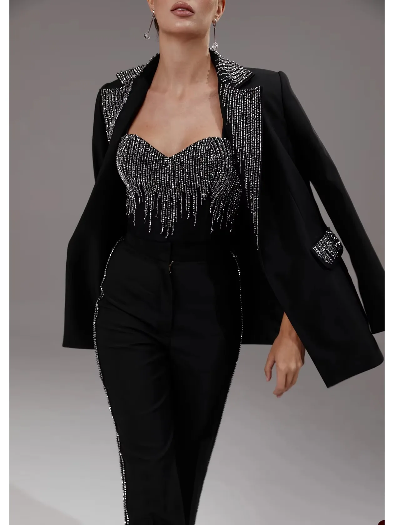 Женские брючные костюмы с блестками, приталенный блейзер для девочек, комплект из 3-х предметов, индивидуальный пиджак ручной работы с бусинами для женской вечеринки, выпускного вечера, свадебной одежды