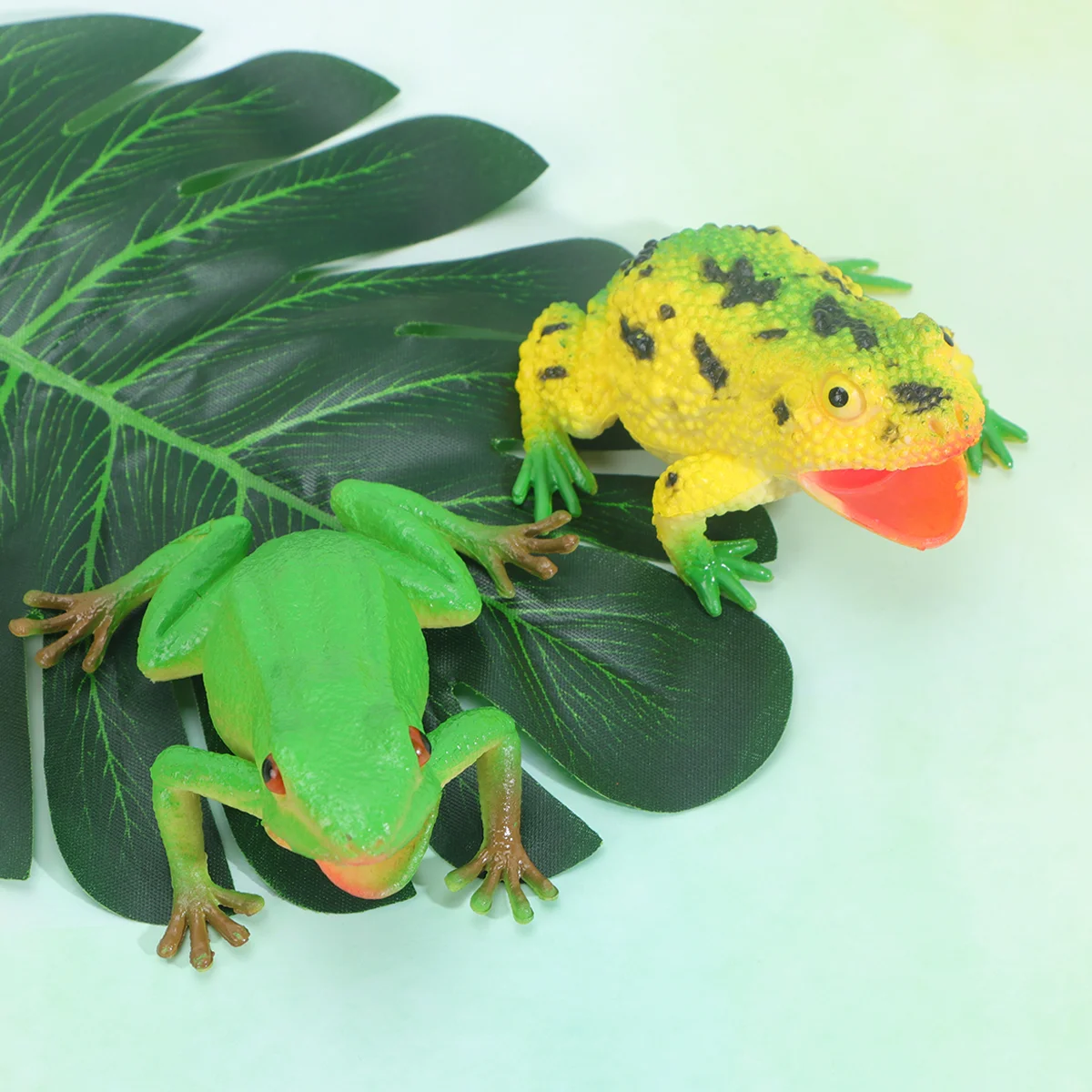 4 PCS Quirky Toy Prank Tricky Prop Pinch Squeeze Sounding Screaming Frog Animal