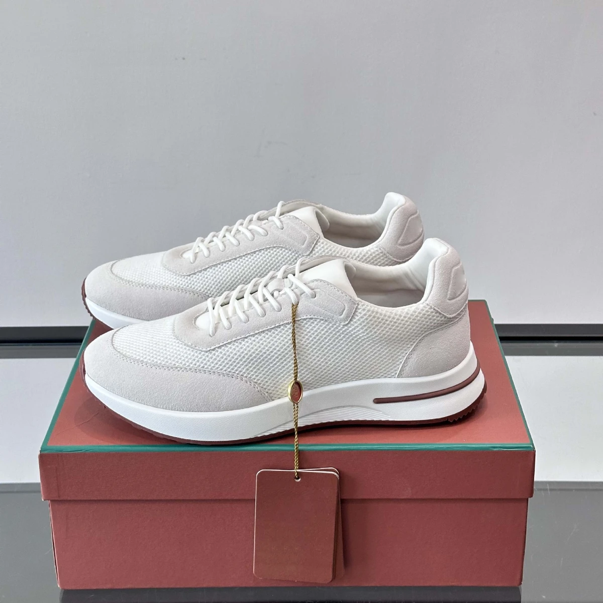 

Luxury Men's Suede Mesh Casual Sneakers Chunky Breathable Retro Running Shoes Versatile Elevated Skate Trainers Outdoor Walking