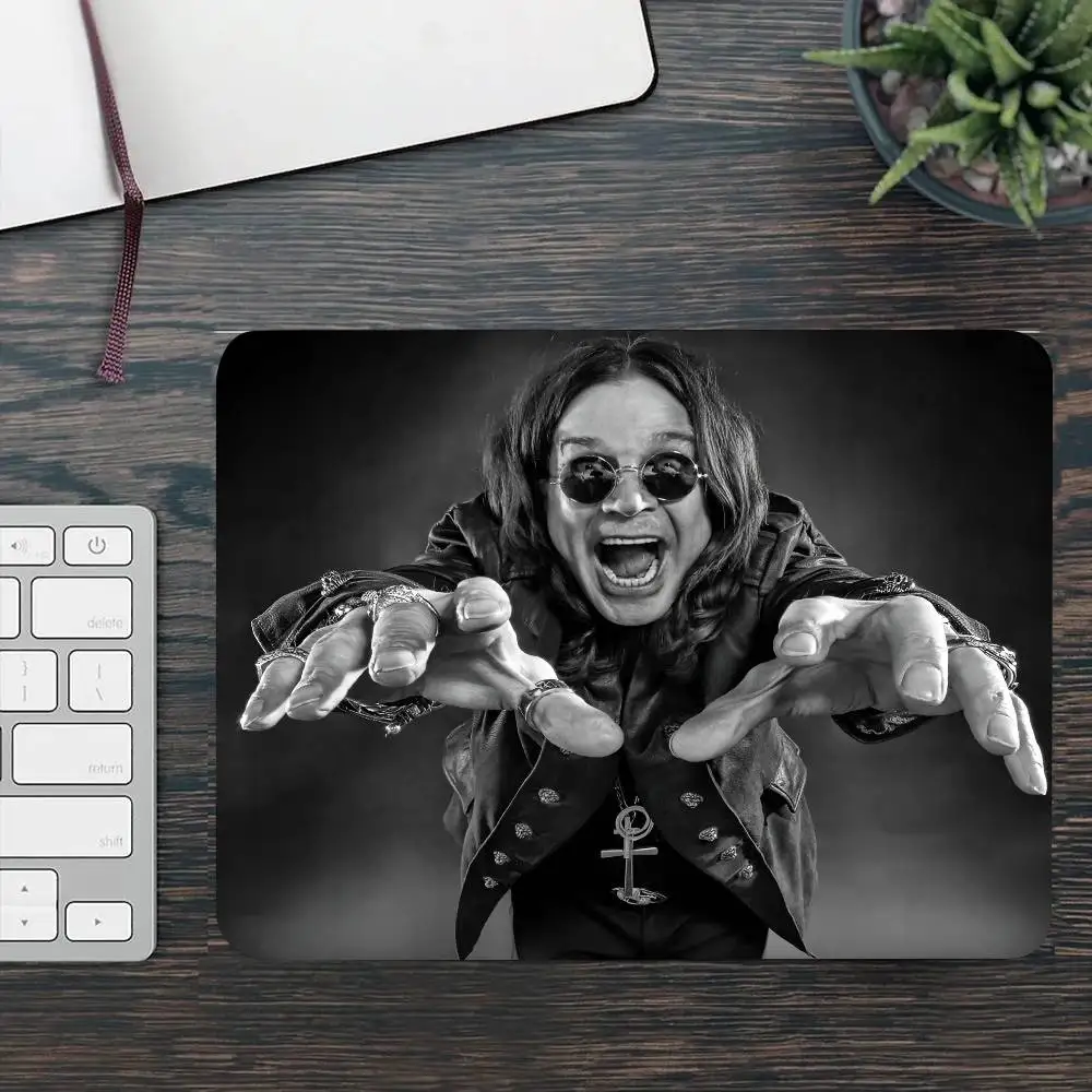 Rest Prince Of Darkness O-Ozzy Osbourne Small LockEdge Mouse Pad For Gamers Computer Desk Pad Rectangular Anti-slip Rubber view 5