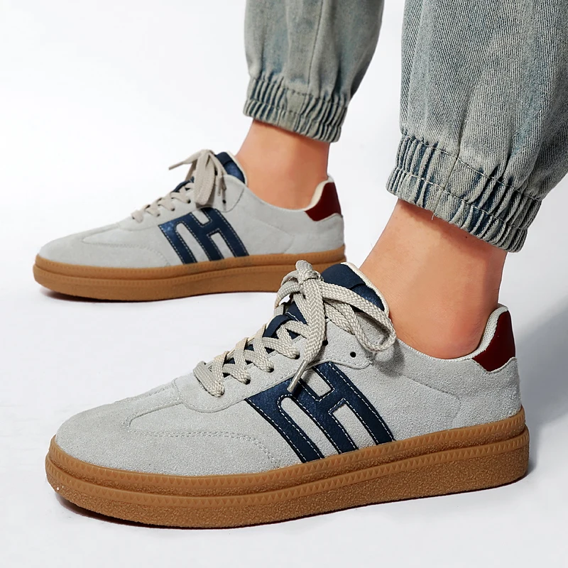 

2025 Autumn Men's White Sneakers - Breathable Korean Street Style, Versatile Casual Shoes with Hong Kong Vibes
