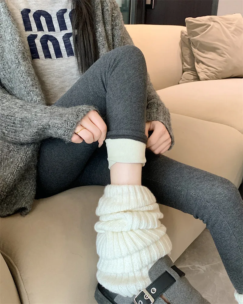 Jesienno-zimowe koreańskie spodnie do jogi damskie, ocieplane, pluszowe, dopasowane.