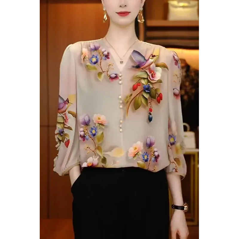 

2025 New Autumn Women's Spliced button Printed Temperament V-neck Fashion Long-sleeved Shirt