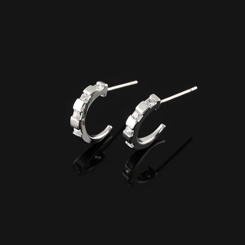 2023 New Fashion Zircon Earrings Simple No Ear Holes Mosquito Incense Plate Silicone Ear Clip Retro Wholesale