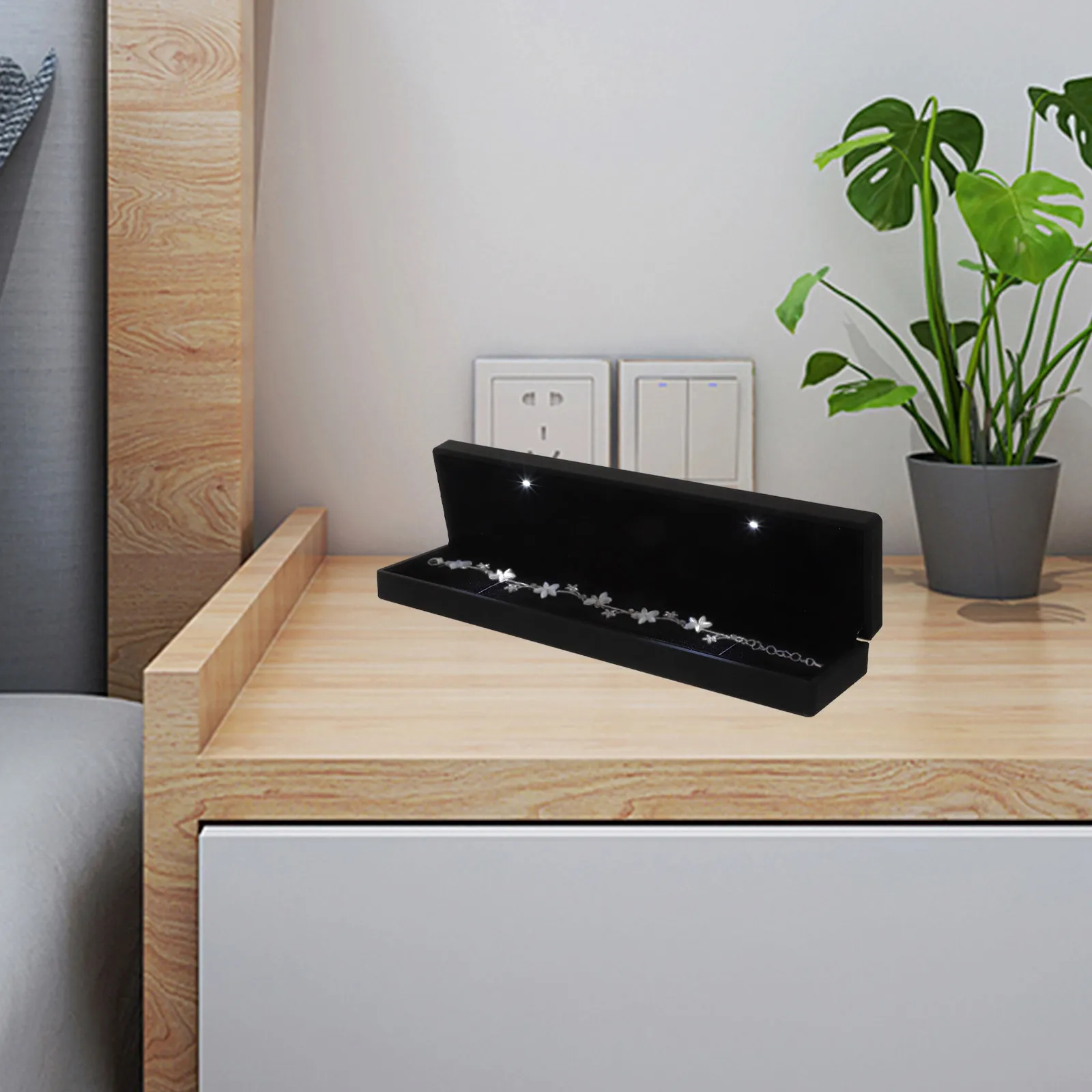 

Шкатулка для хранения браслетов и ожерелий, органайзер для украшений с LED-подсветкой, подарочный футляр, упаковка для демонстрации ювелирных изделий, коробка для браслетов с подсветкой, коробка для хранения браслетов