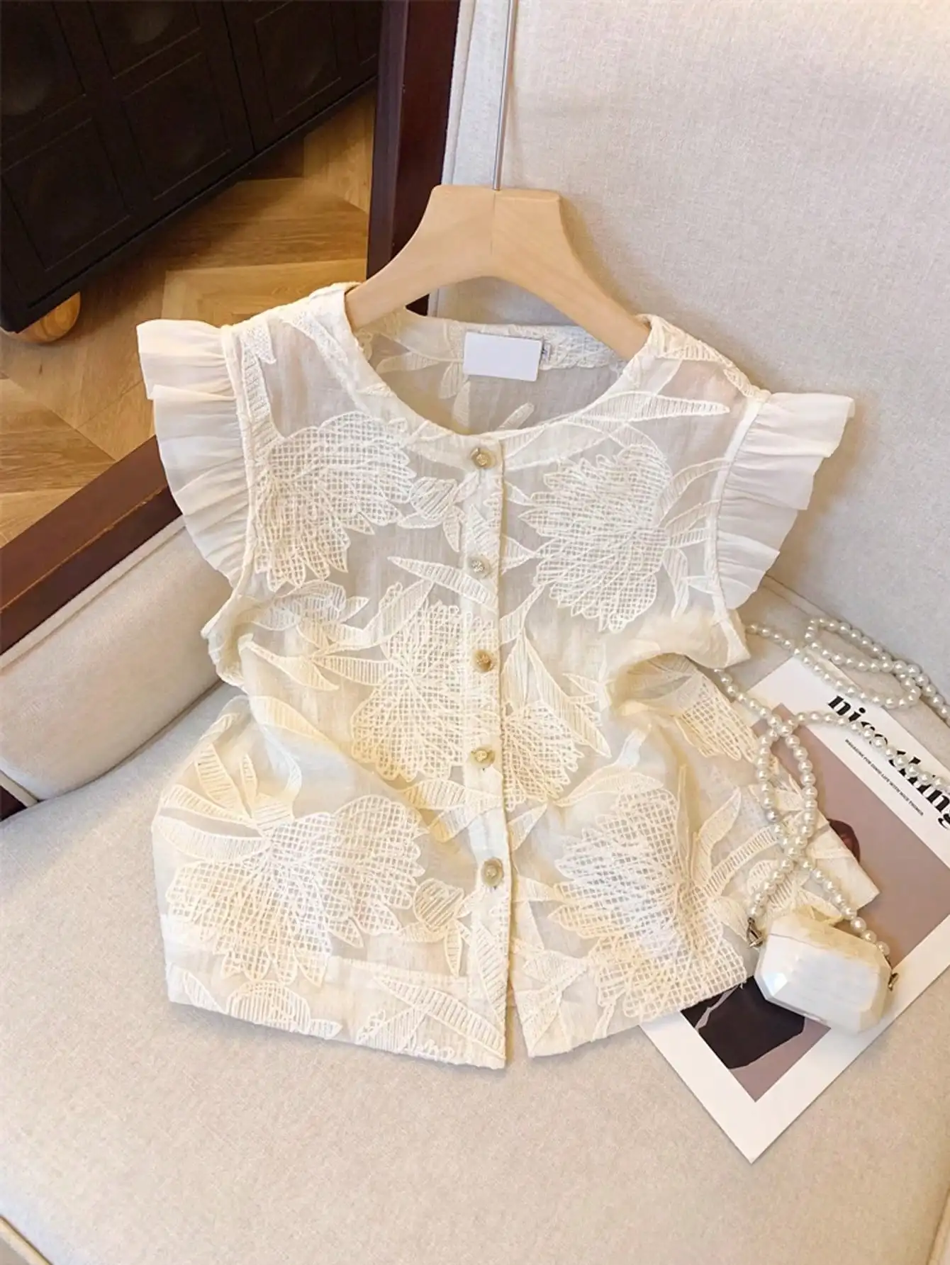 

Женская блузка с цветочным кружевом и короткими рукавами, круглый вырез, на пуговицах, летний повседневный топ