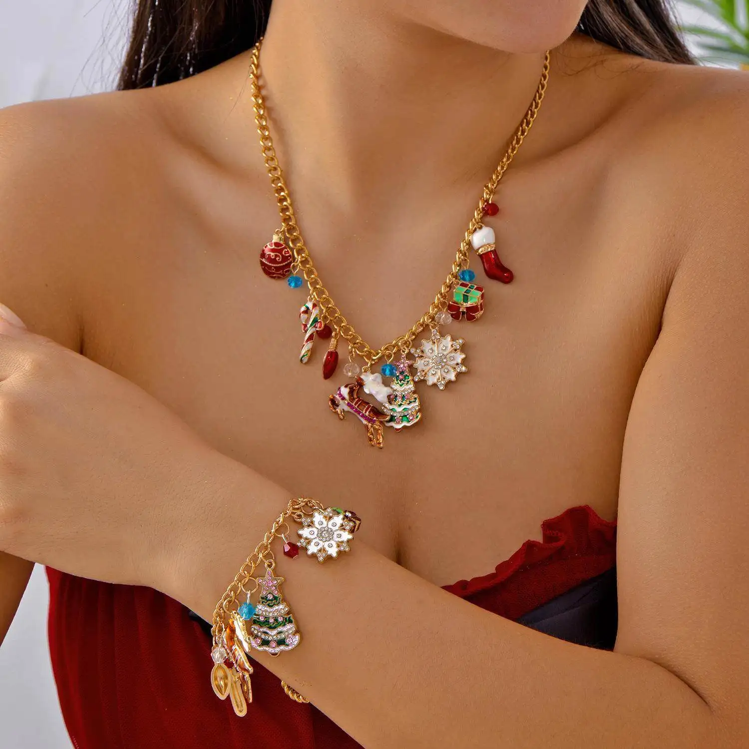 

Набор украшений для женщин: колье и браслет с изображением оленя и снежинок, коллекция осень, модные аксессуары