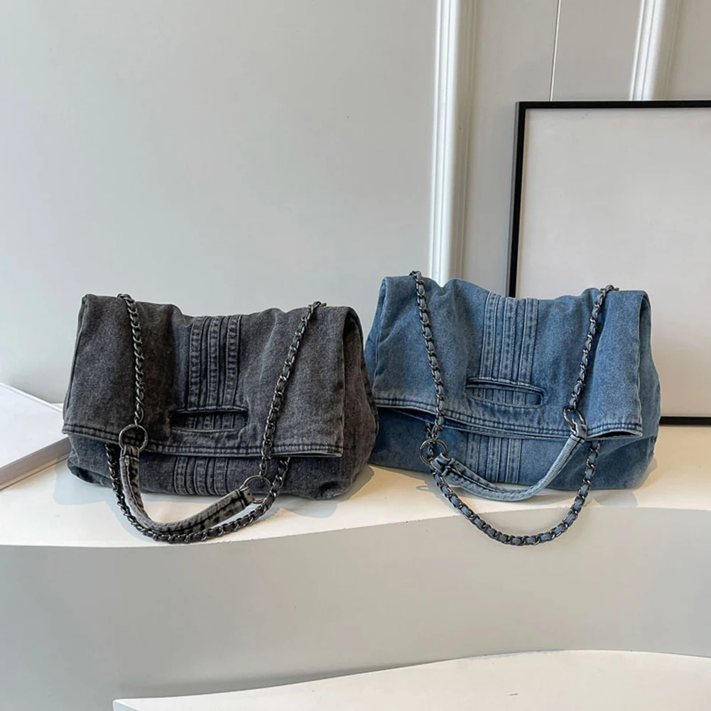 حقيبة كتف من قماش الدنيم ذات سعة كبيرة حقيبة كروس كلاسيكية بحزام سلسلة حقيبة حمل حقيبة ساعي عادية للنساء للعمل والتسوق والسفر