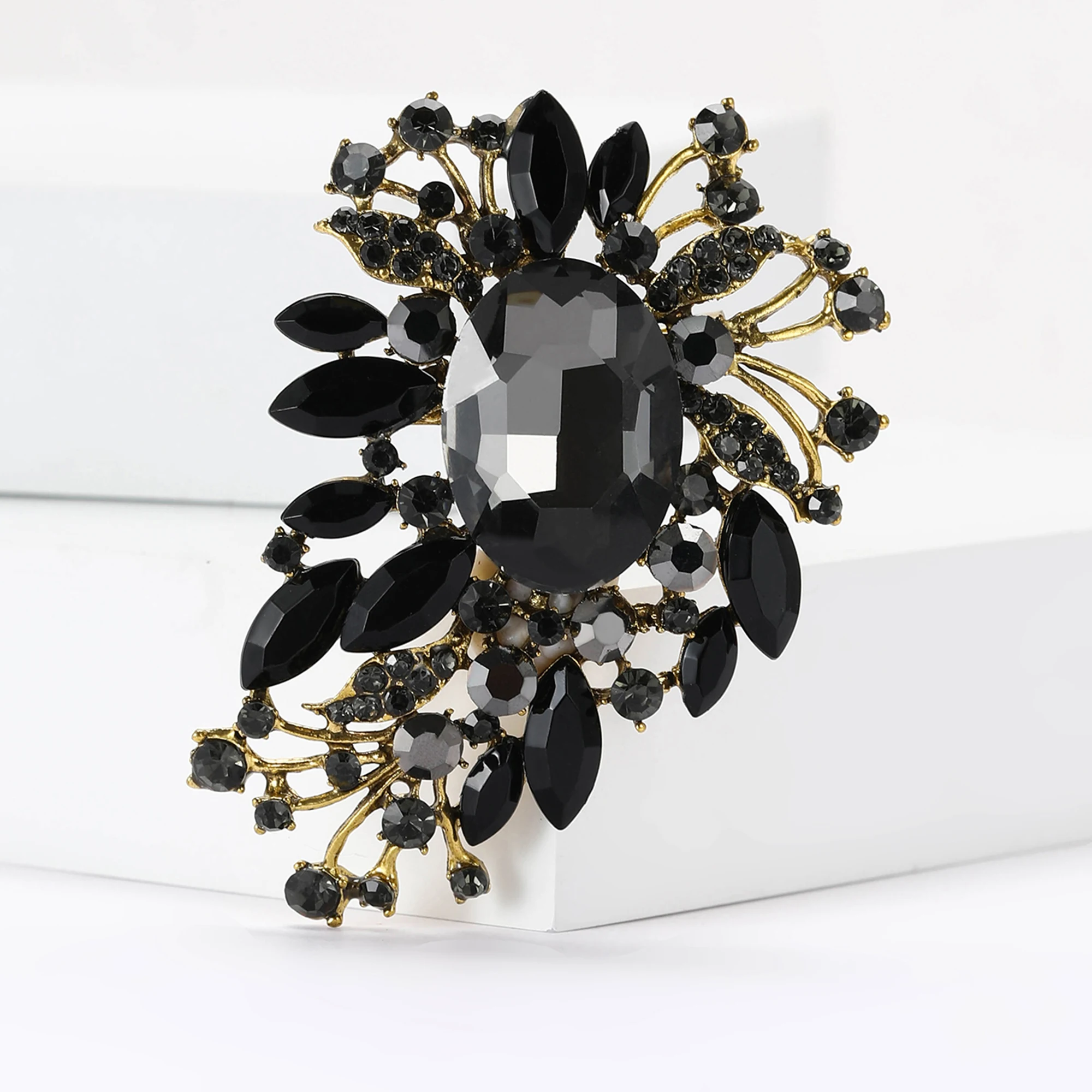 

Luxury Rhinestone Brooches for Women Unisex Crystal Glass Pins Office Party Friend New Fashion Gifts Jewelry Wedding Accessories