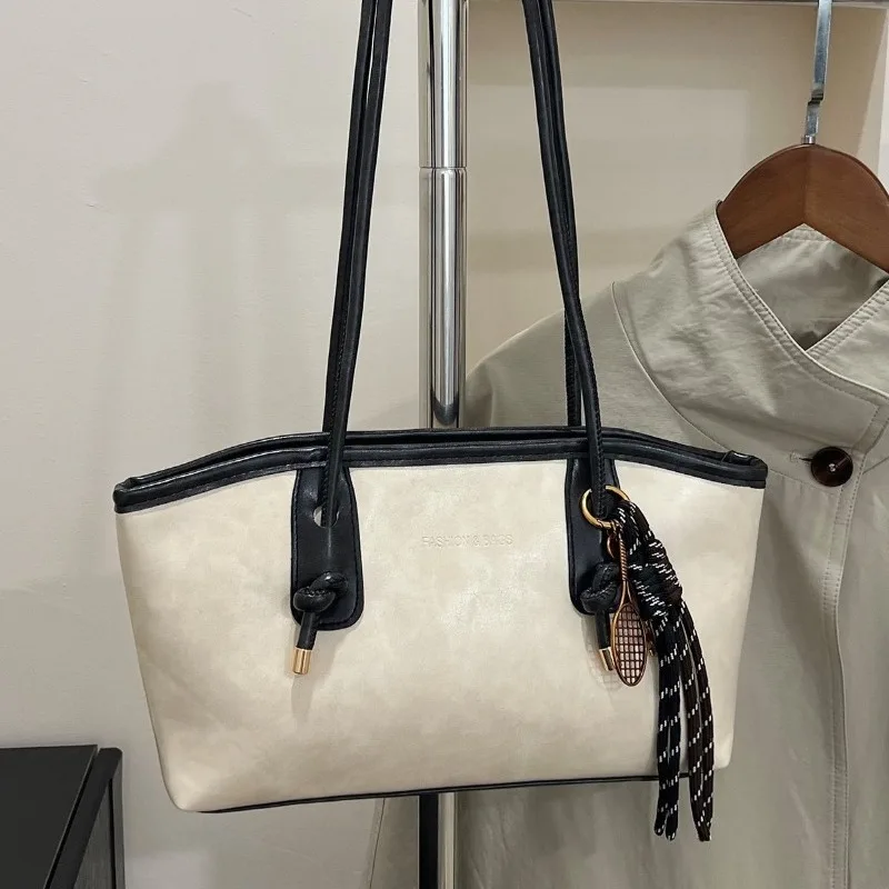 

European American Retro Tote Bag, Korean Fashion Shoulder Bags Advanced Simple Handbag New Large Capacity Pendant Versatile Bags