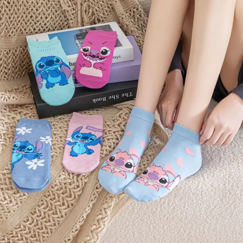 

Cartoon short socks with a shallow opening and a thin design. Trendy socks. Japanese-style Stiddie school-style boat-shaped sock