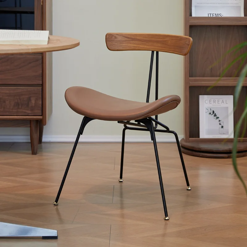 الشمال مصمم الترفيه مسند الظهر كرسي خشب متين خمر الحديد الفاخرة النمل الطعام كرسي النمط الصناعي مقعد جلدي الأثاث