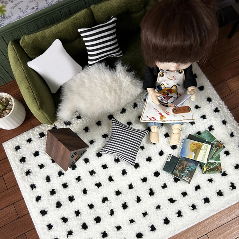1:12/1:6 Dollhouse Miniature Carpet Plush Black Plaid Floor Mat Mini Simulation Rug Mat Model Living Room Bedroom Home Decor