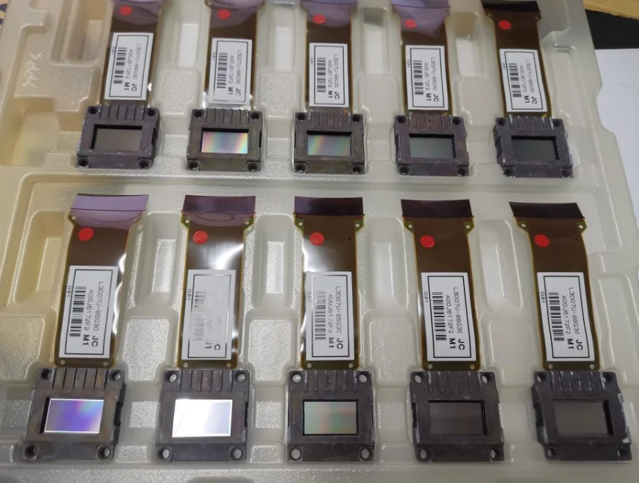 

L3D07U-86G30 L3D07U-85G30 original LCD single Panel Prism use for LCD PROJECTORS with good quality L3D07U-86G30 L3D07U-85G30