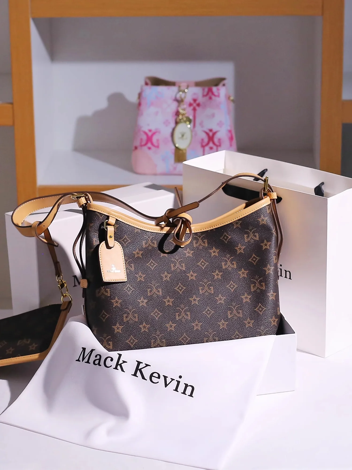 

Retro and Luxury Tote Bag with Charming Decoration Printing and Pendant Women's Stylish and Versatile Handheld Crossbody Bag