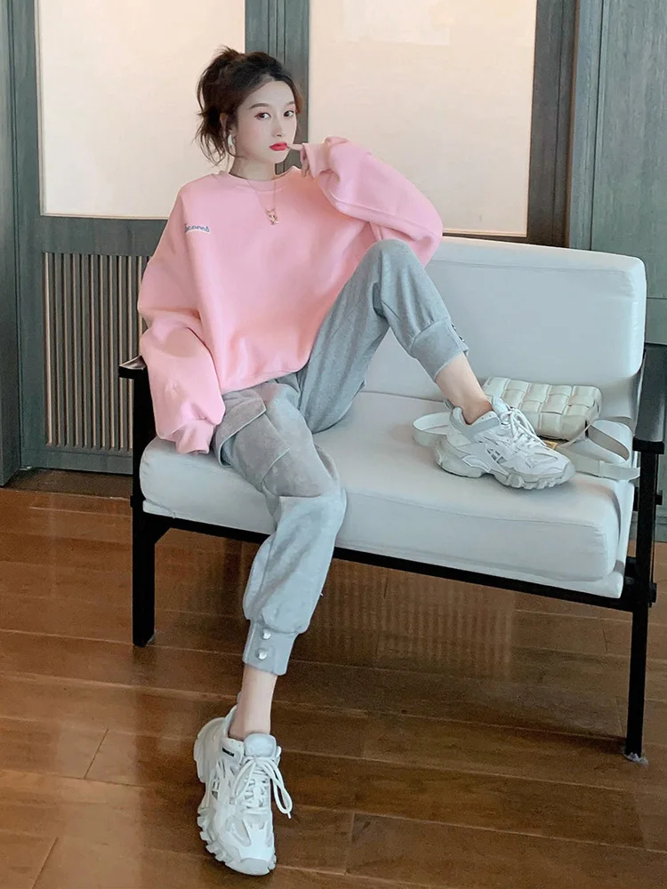 

Sporty Casual Women's Set Long Sleeve Pink Hoodie And Trendy Work Pants Two Piece Ensemble Fashionable Autumn Look