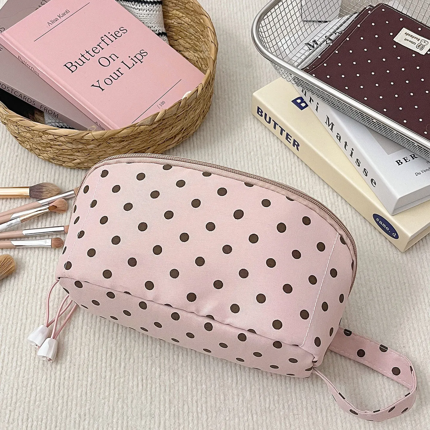 Große offene Make-up-Tasche, dreidimensionale vertikale Desktop-Reisetasche, vielseitige Wellenpunkt-Aufbewahrungstasche für Kosmetik – Detail 8