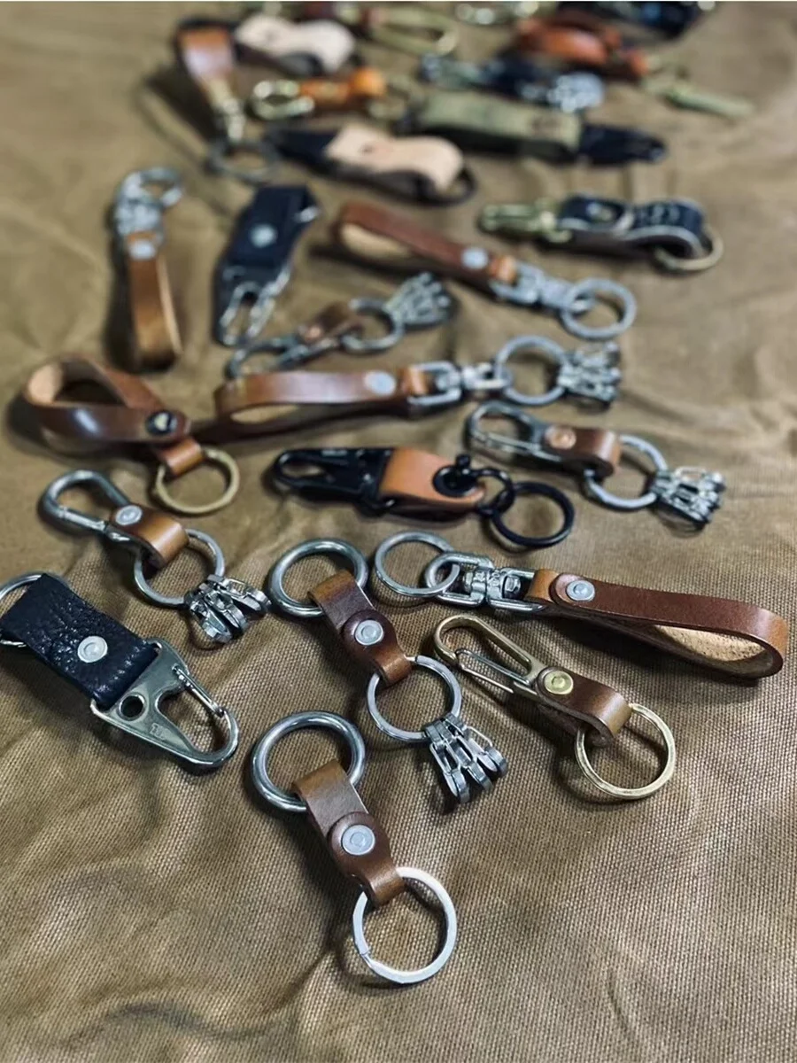 chaveiro-portatil-de-couro-genuino-artesanal-vintage-em-couro-bovino-curtido-simples-elegante-unissex-compacto-personalizado