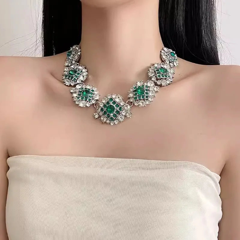 

Oval green crystal necklace, women's collarbone chain accessory