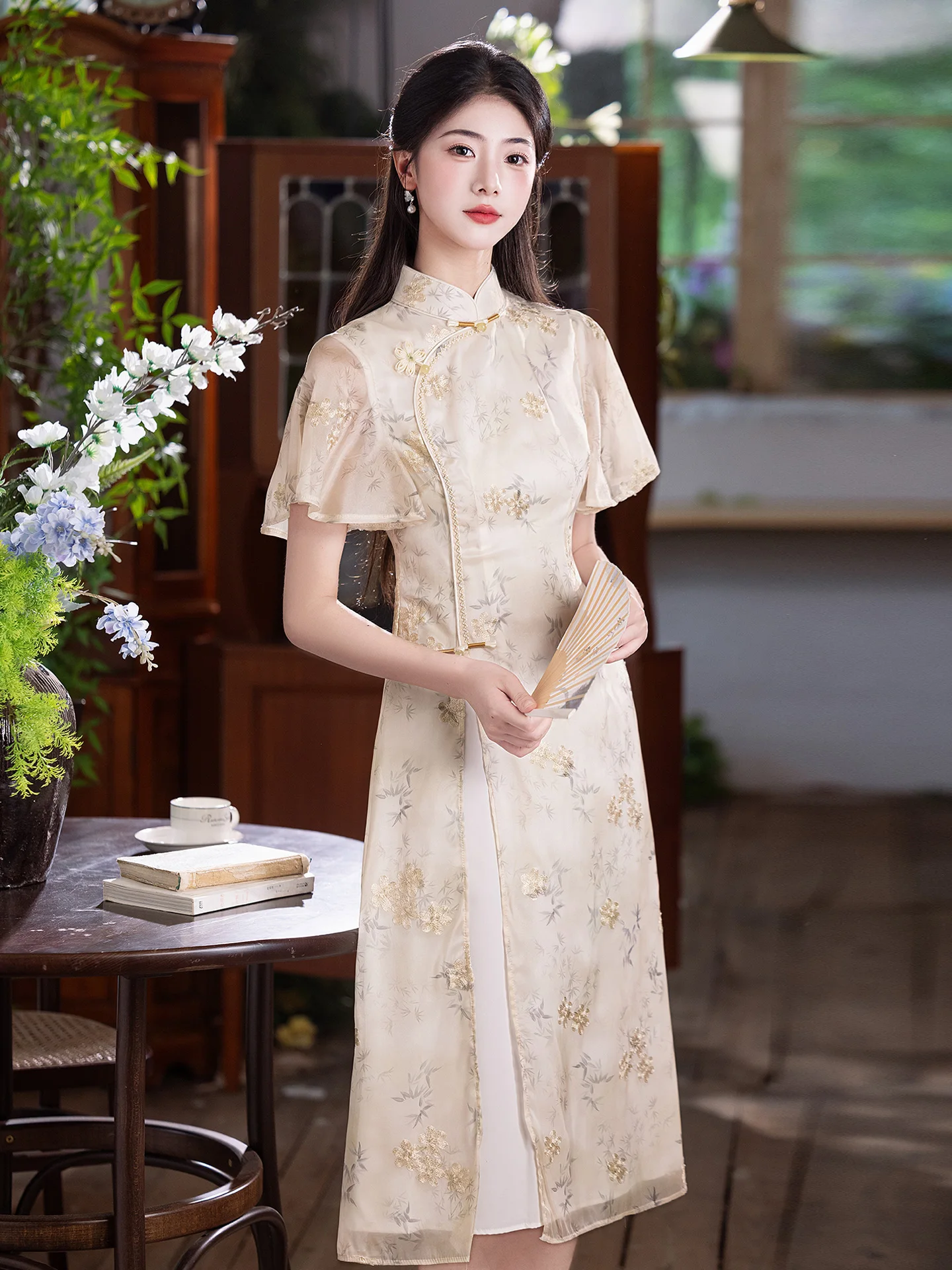 

Новое китайское платье-ципао для молодых женщин, средней длины, в ретро-стиле, для повседневной носки, дышащее, с цветочным узором