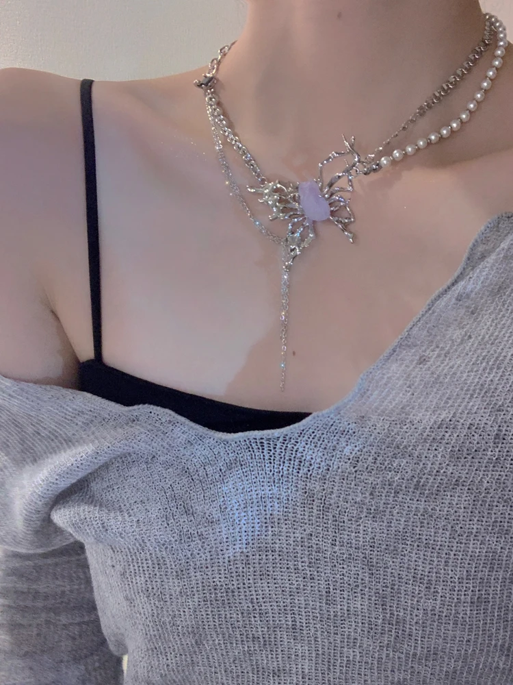 

Metal style butterfly collarbone chain