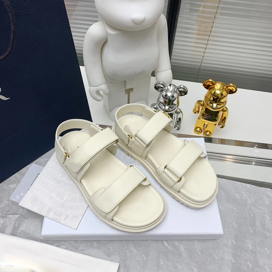 Luxury Design 2024 Europe and America New Top Quality Women Shoes Fashion Leisure Beach Flat Bottom Women Sandals Women Slippers