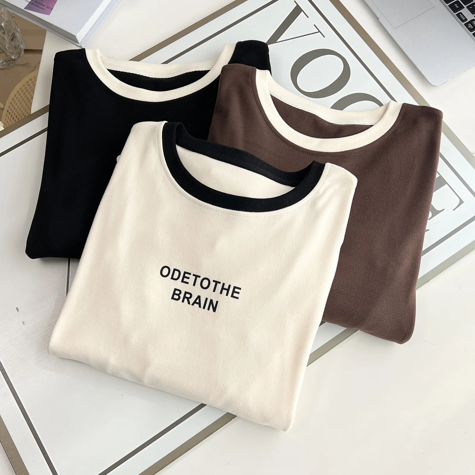 T-shirt da donna XXXXL moda taglie forti autunno e inverno nuova semplice stampata piccola lettera ispessita DE velluto caldo top 2531