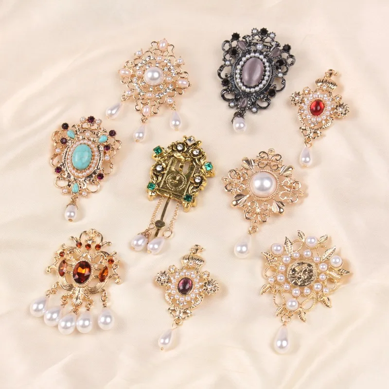 New Design Palace Retro Baroque Style Coat Brooch Anti-exposure Accessories Temperament Pin