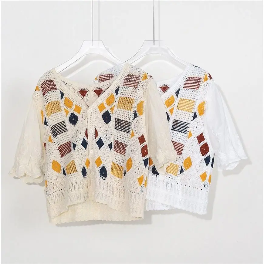 

OUMEA Women Summer Crochet Blouse Buttons Front Square Pattern Openwork Ins Tops Retro V Neck Contrast Color Puff Sleeve