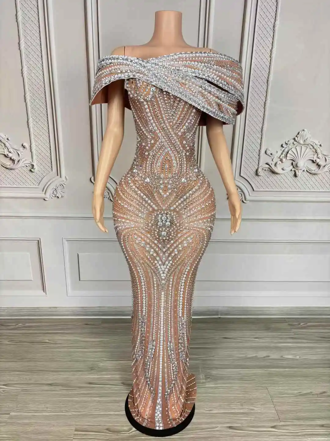 의상 우아한 여성 하이 엔드 칵테일 Strapless 가운 무대 착용 럭셔리 반짝 이는 크리스탈 이브닝 드레스 축제 축하 파티