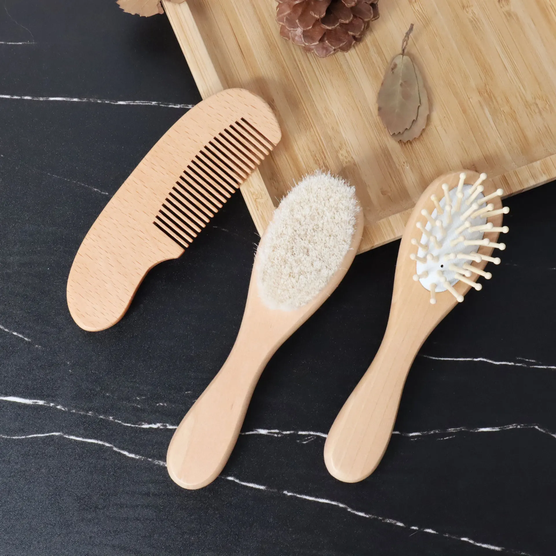 2pcs Baby Care Hair Brush Beech Soft Wool Wood Comb Newborn Massager Comb Baby Shower And Gift Baby Sleeping Soothing Bedding