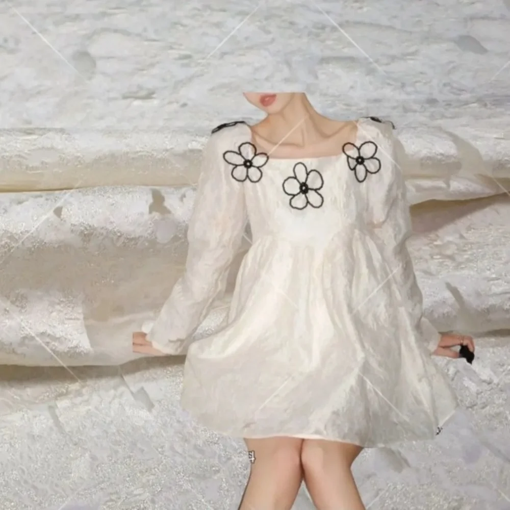 

Organza Yarn Dyed Jacquard Fabric Spring Summer Thin Cut Dress Clothing European Brand Fashion Design Wholesale Materials Cloth