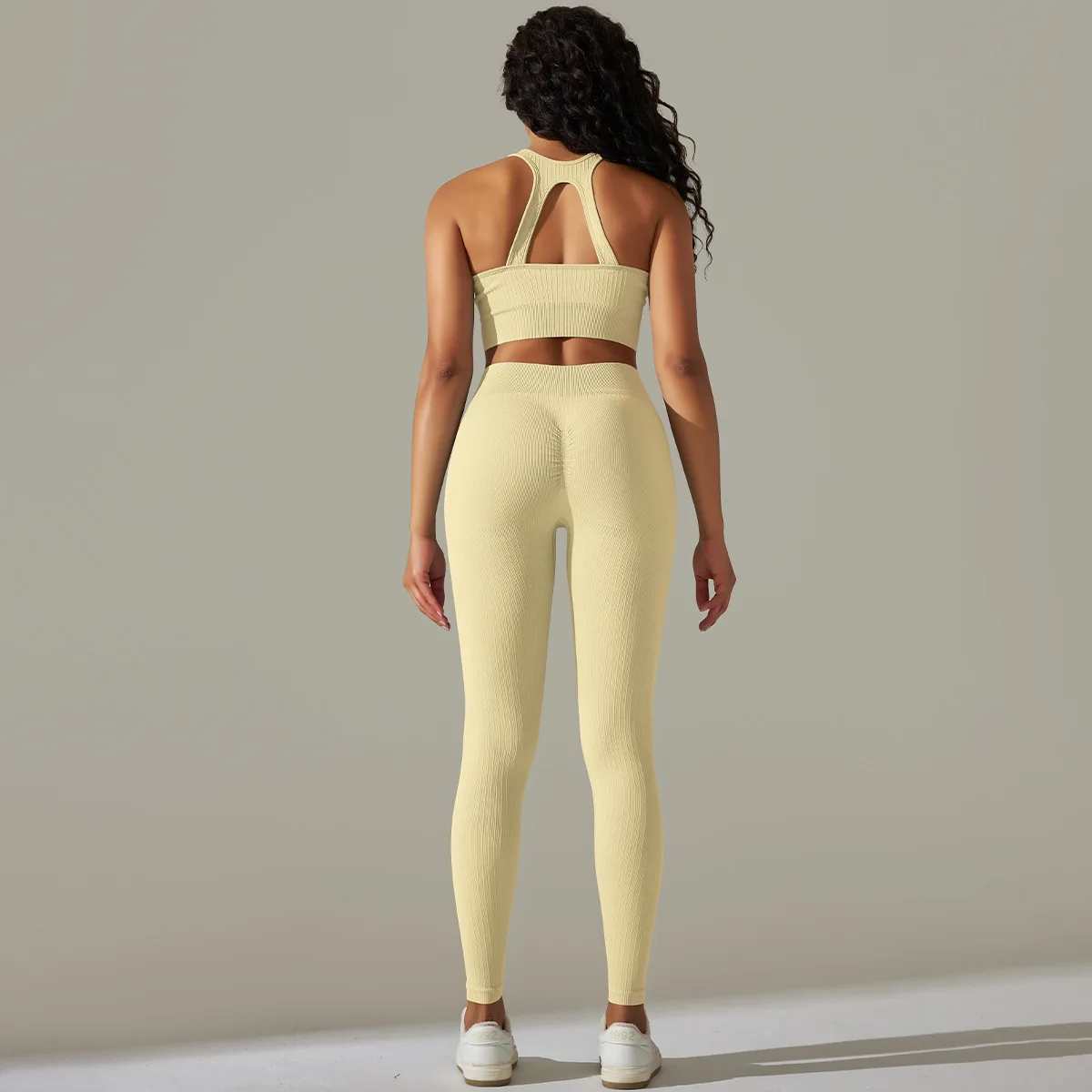 Conjunto de Yoga sin costuras para mujer, trajes de entrenamiento acanalados, Sujetador deportivo, pantalones cortos de cintura alta, Leggings de