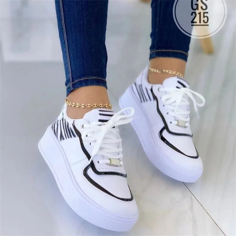 Oversized Thick Sole Fashion Sports Shoes 2023 New Style Splice Lace up European/American Flat Bottom Lace up Single Shoe Women