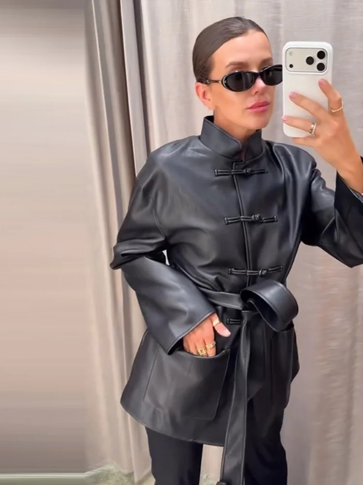 Damen Kunstlederjacken mit Stehkragen, Froschknöpfen und Gürtel, Streetwear, Langarm, Einreihig, Lockere Oberbekleidung – Detail 31