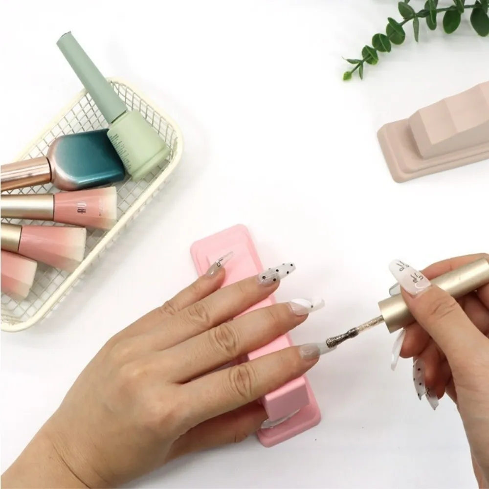Silicone Nail Art Finger Support Sturdy Anti-slip Nail Practice Assistant Mat Ergonomically Designed Finger Stand For Nail Salon