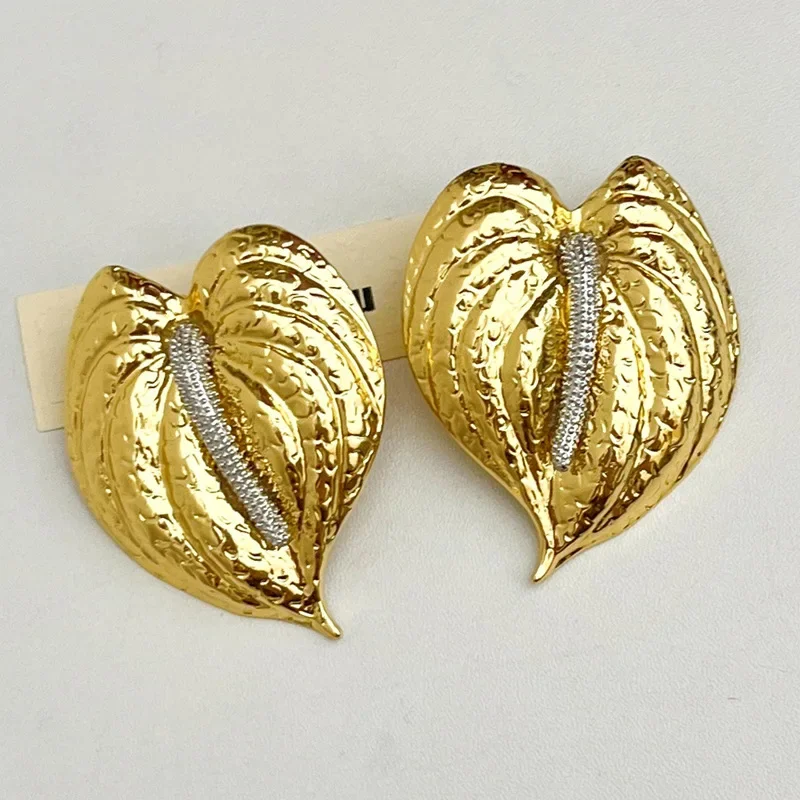 Exaggerated unique large leaf metal earrings bracelet light luxury delicate high-grade sense of temperament jewelry women