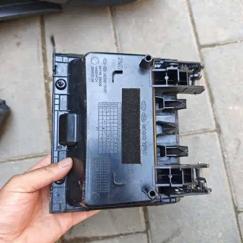 현대 싼타페 2007-2012 대시보드 라디오 커버 상단 대시보드 수납함 (중고)