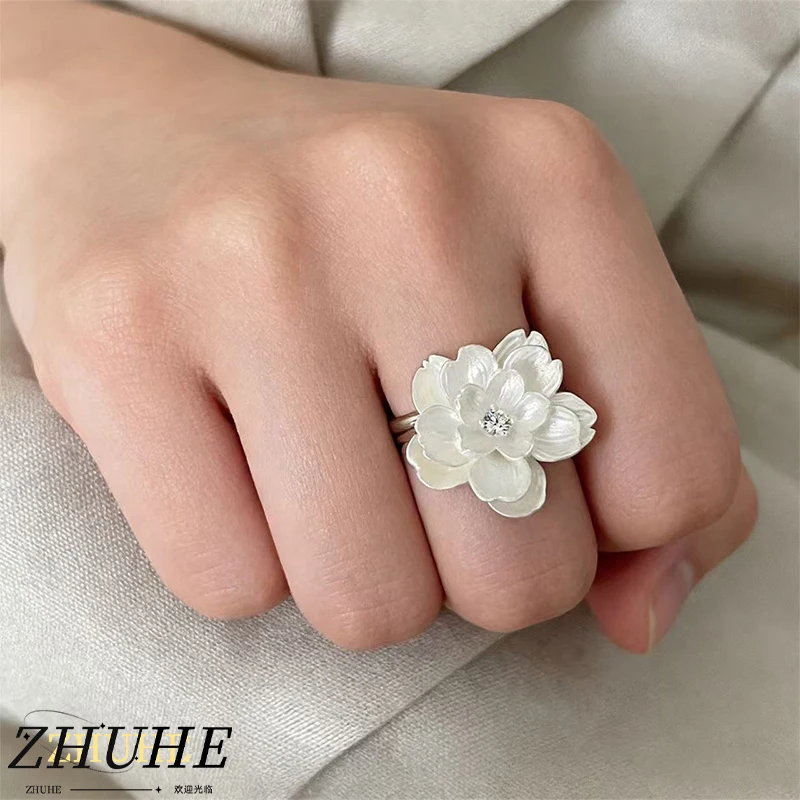 

Artistic Floral Copper Ring, Creative Jewelry Accessory for Women, Distinctive Piece with Copper Artistry for Women’s Artistic