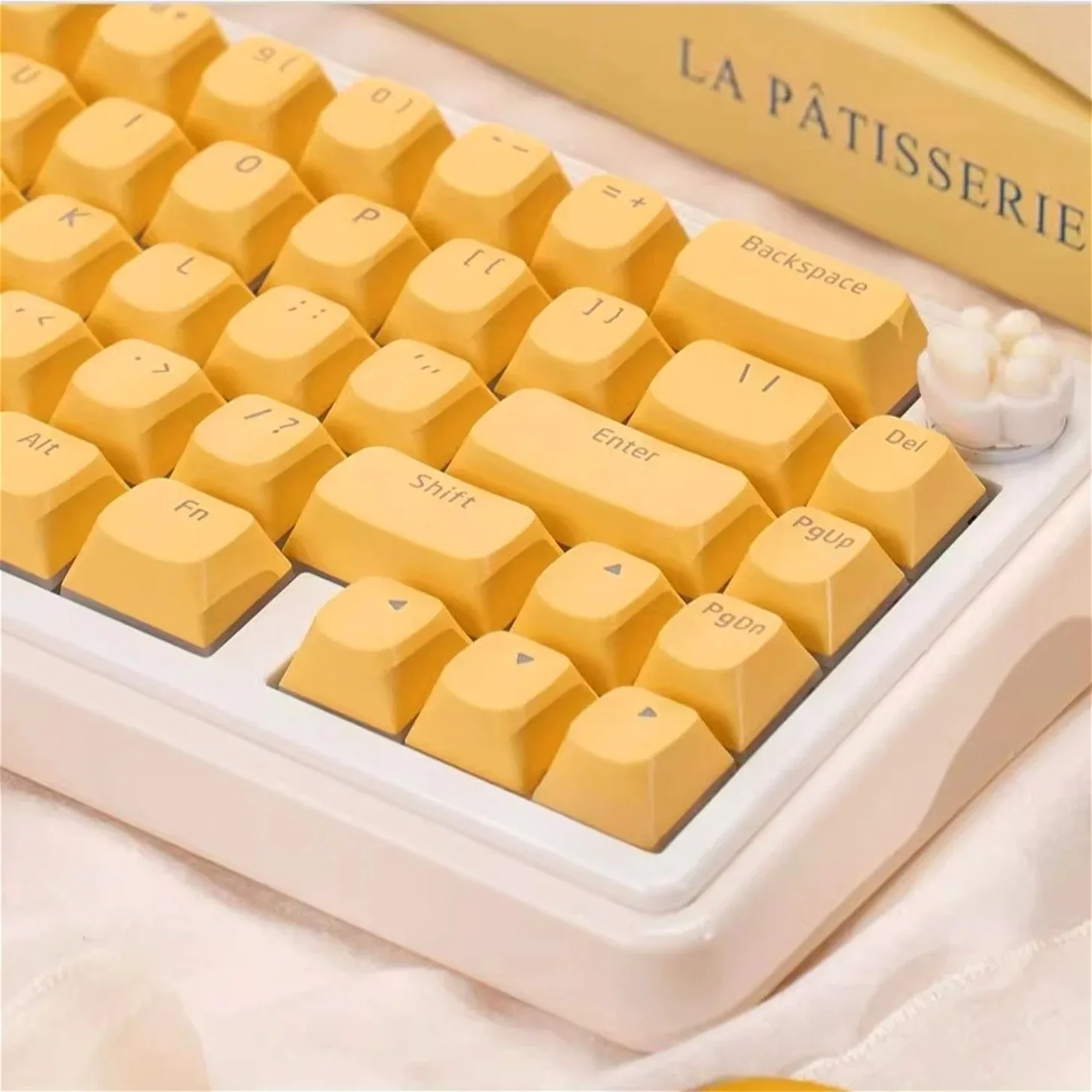 Little Pudding Yellow Character Translucent OEM Key Cover Kit PBT+PC 117 Key for 68 75 87 104 Mechanical Keyboard