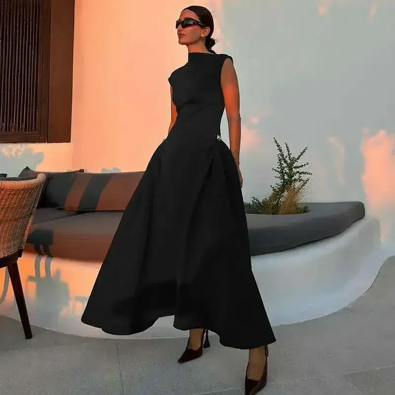 Sommerliches, neues, ärmelloses Damenkleid in Uni-Farbe, tailliert, lässiges Midikleid – Detail 16