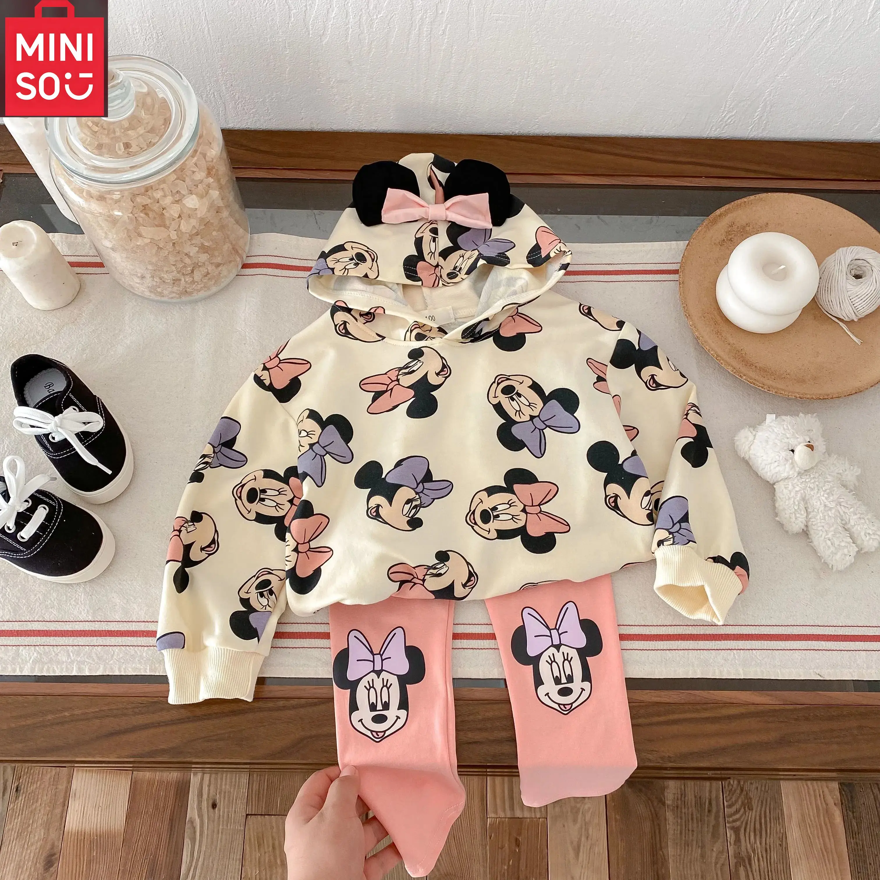 

MINISO милые толстовки с капюшоном Минни, костюм для девочек, одежда, осенние свободные модные популярные детские спортивные костюмы с длинными рукавами, топы, брюки