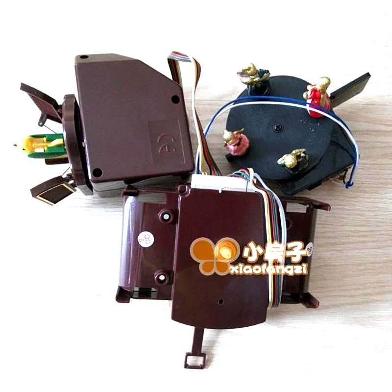 

Vintage Cuckoo Clock Movement Multi-Function with Music Rotating Stage Clocks Quartz Movement Bird Box Accessories Home Decor