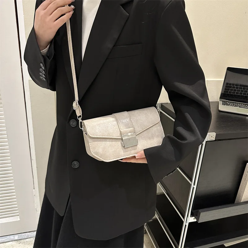 

Smooth Pu Leather Leisure Pure Color Commuting Crossbody Handbag for Women Versatile Square Shoulder Bag