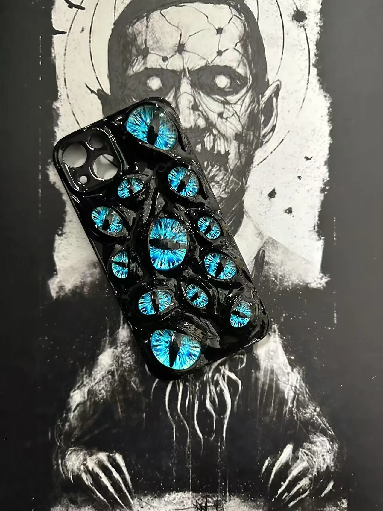 

Halloween Horror 3D Cthulhu God Luminous Cat Eye Phone Case for iPhone 16 15 14 13 12 11Pro Max 7 8plus, can make any model