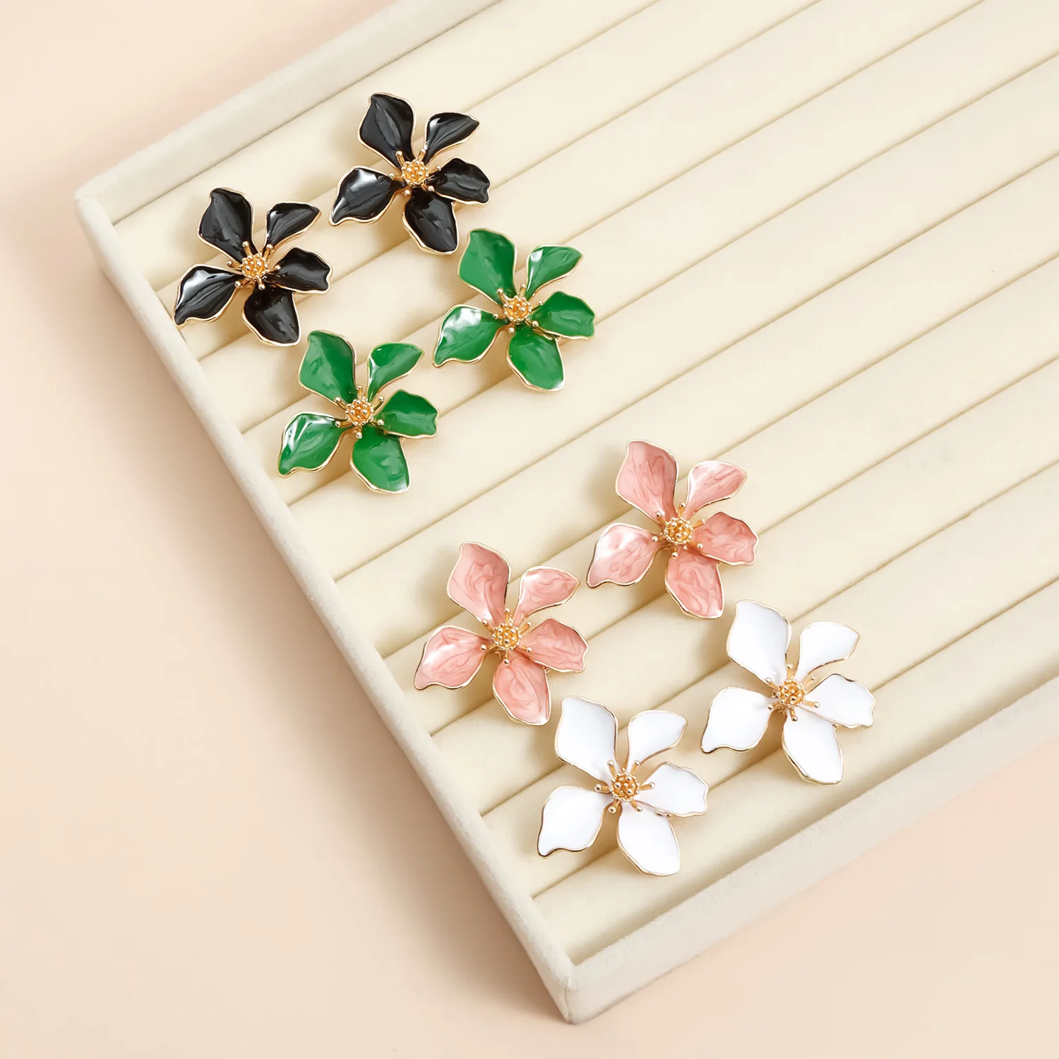 Personalized temperament of jewelry, petal drop glaze earrings, ins colorful stamen fashion earringsZW1901-RD