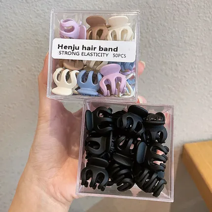 

Small grab clip, small hairpin, female summer bangs clip, shark clip hairpin, does not hurt the hair and is fluffy.