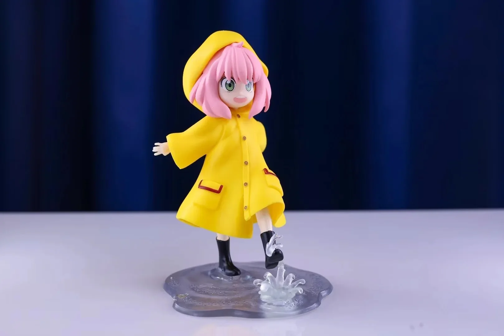 معطف واق من المطر أنيا فوجي أنيمي جاسوس بلاي هاوس سلسلة، لطيف نموذج لجسم فتاة هدية